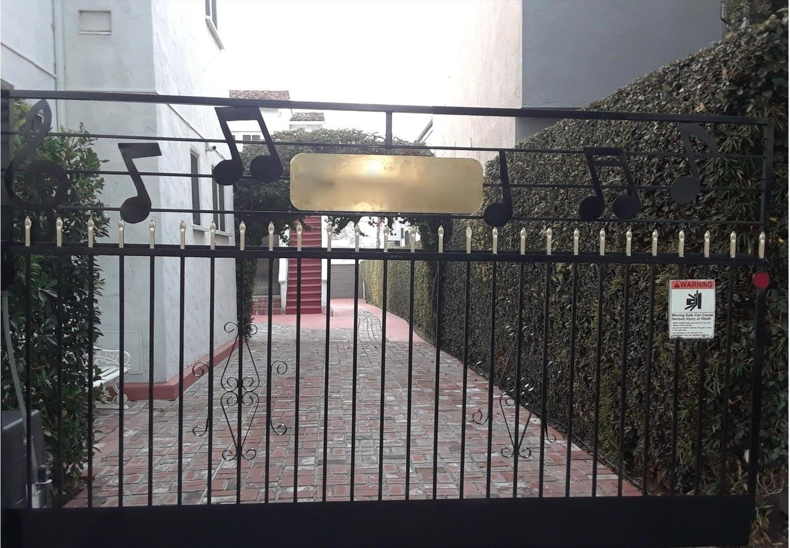 JM's Classic Spanish Apartment 11203 — photo 3