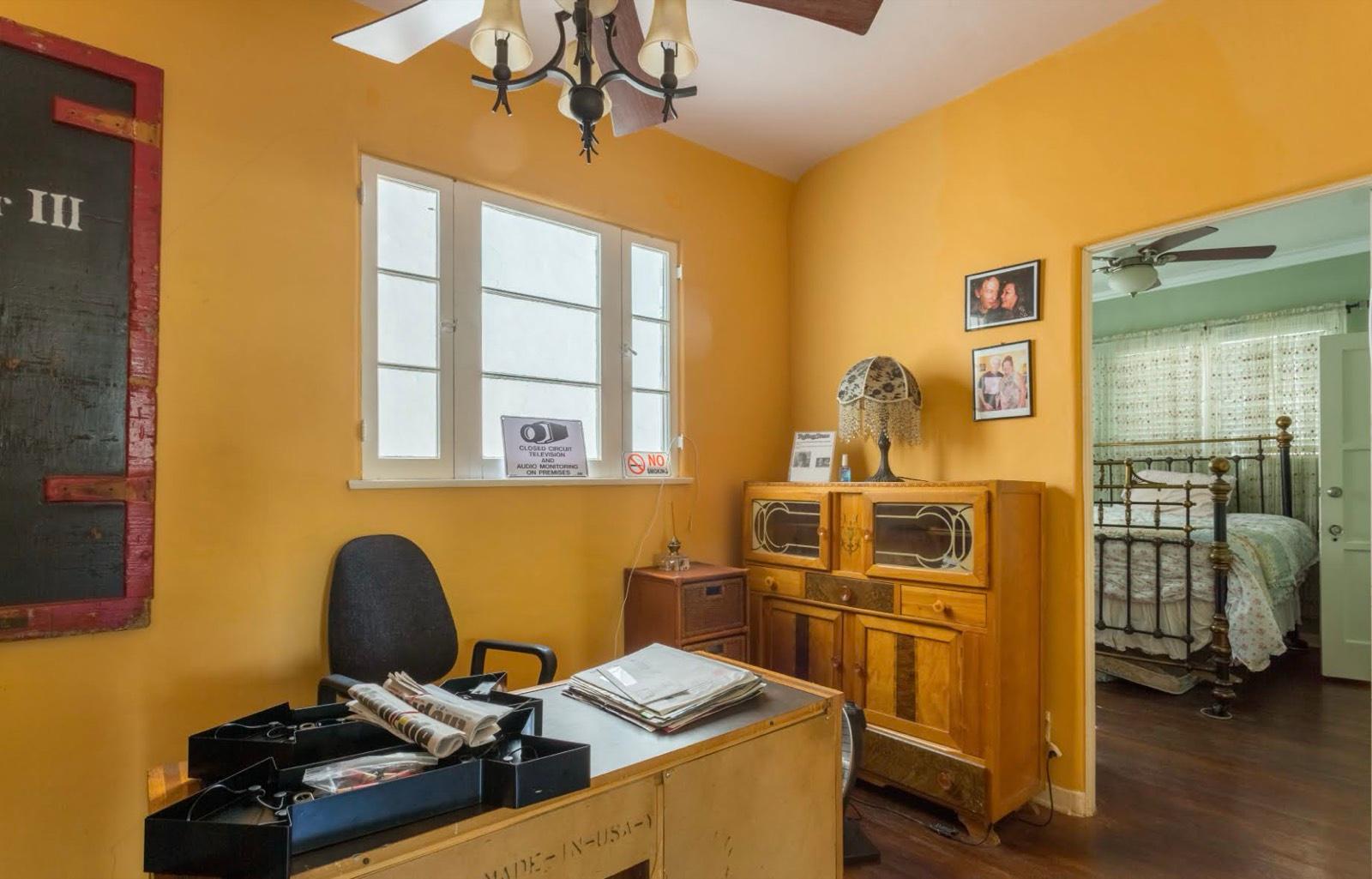 JM's Classic Spanish Apartment 11203 — photo 9