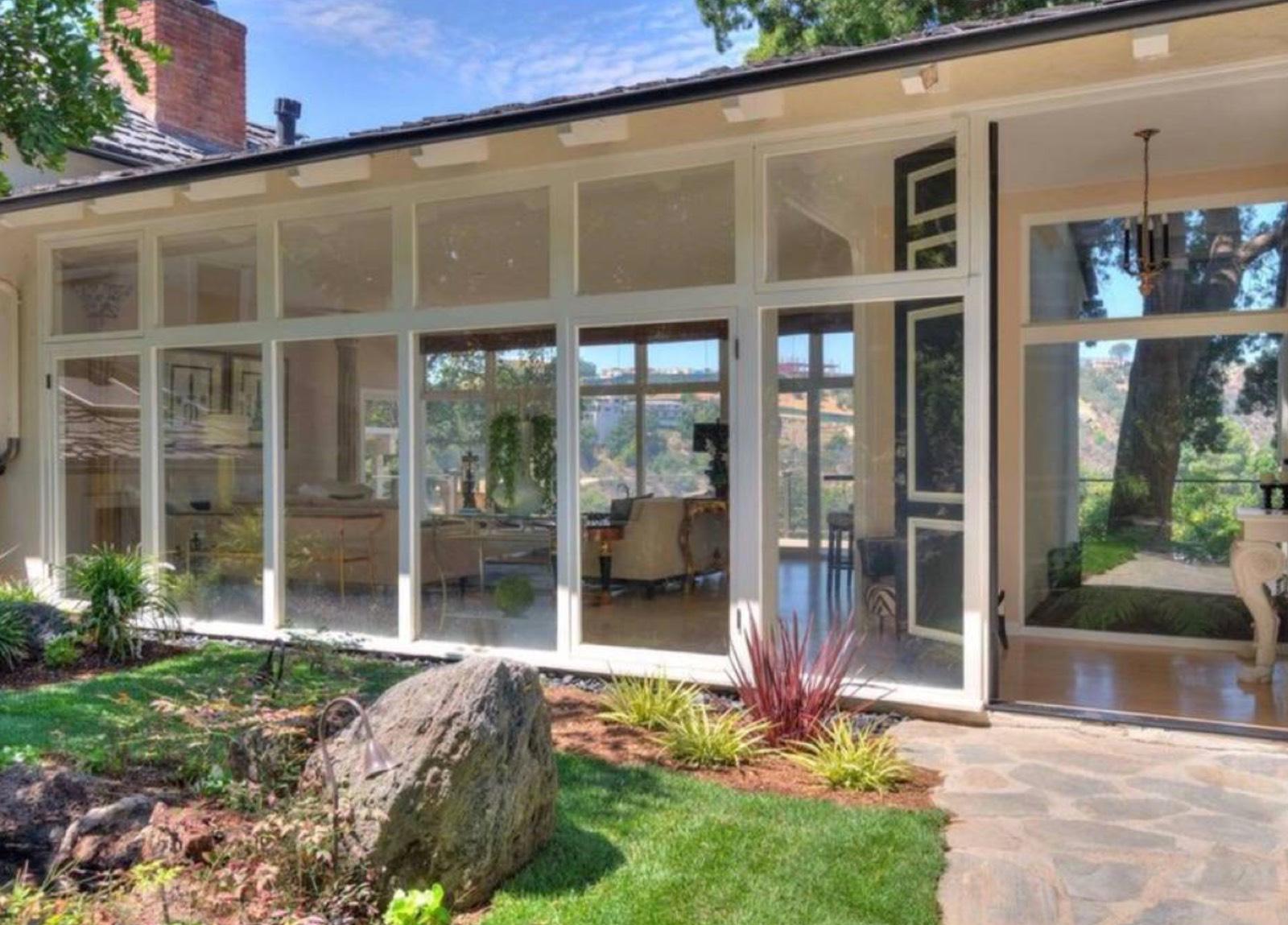 J's Bel Air View House — photo 3