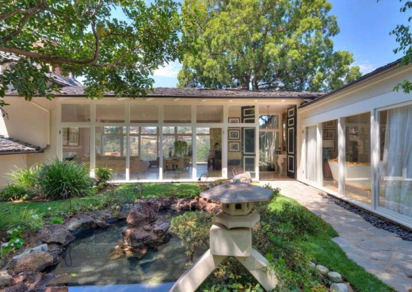J's Bel Air View House — photo 4