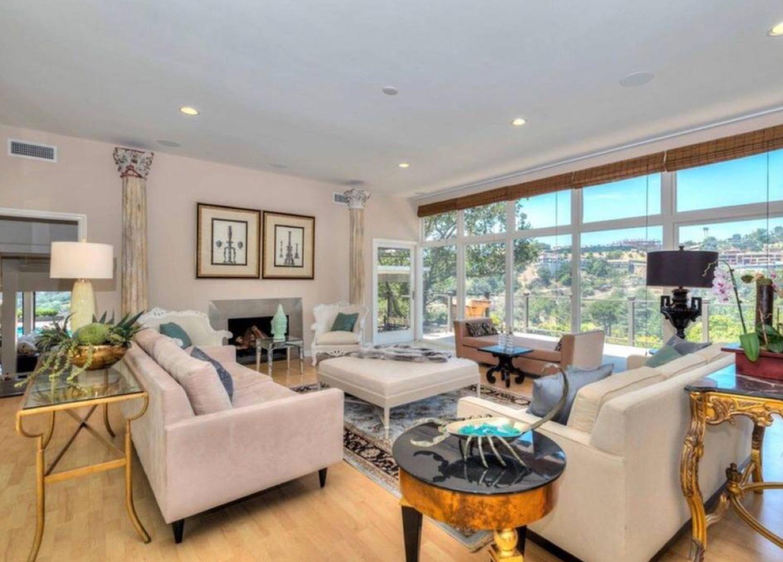 J's Bel Air View House — photo 7