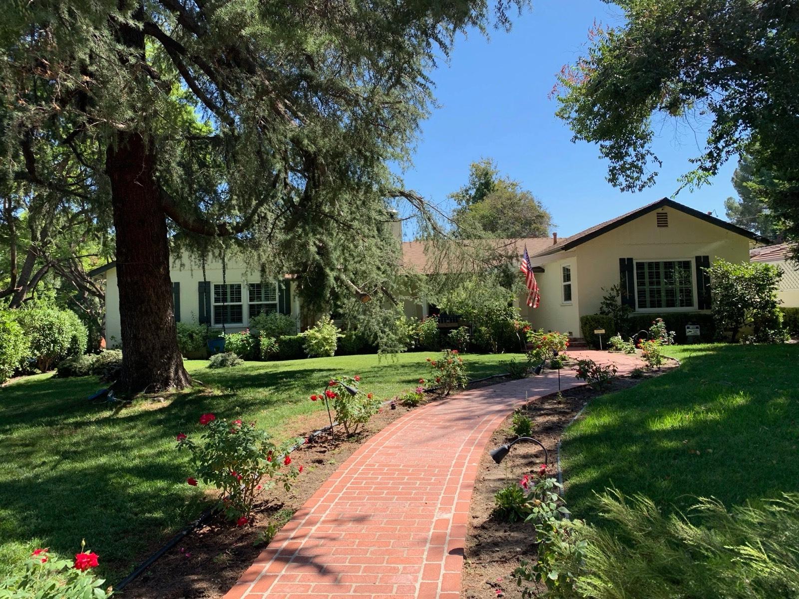 J's Classic Traditional House — photo 1