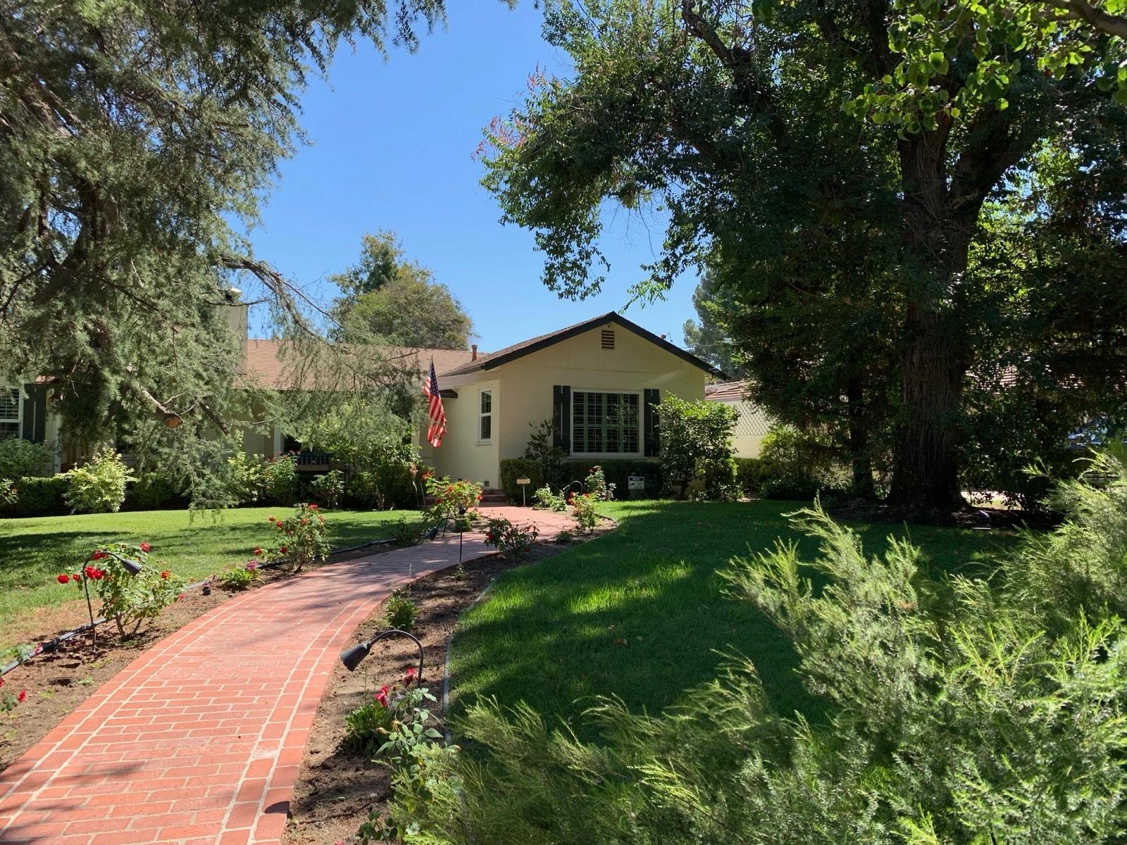 J's Classic Traditional House — photo 3