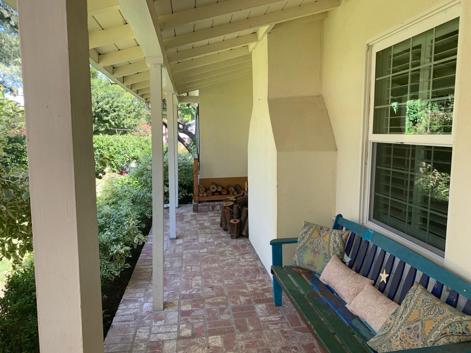 J's Classic Traditional House — photo 6