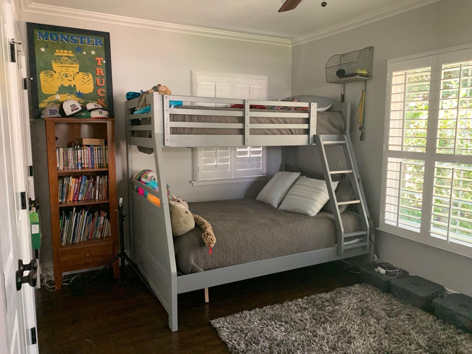 J's Classic Traditional House — photo 9