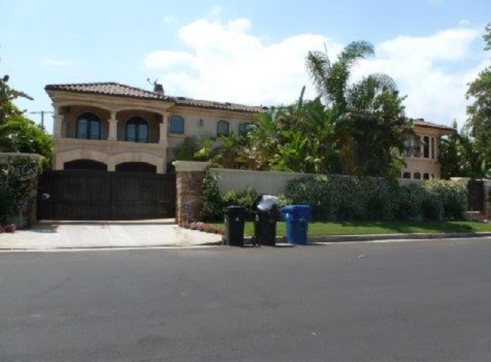 J's Encino Mansion House — photo 2