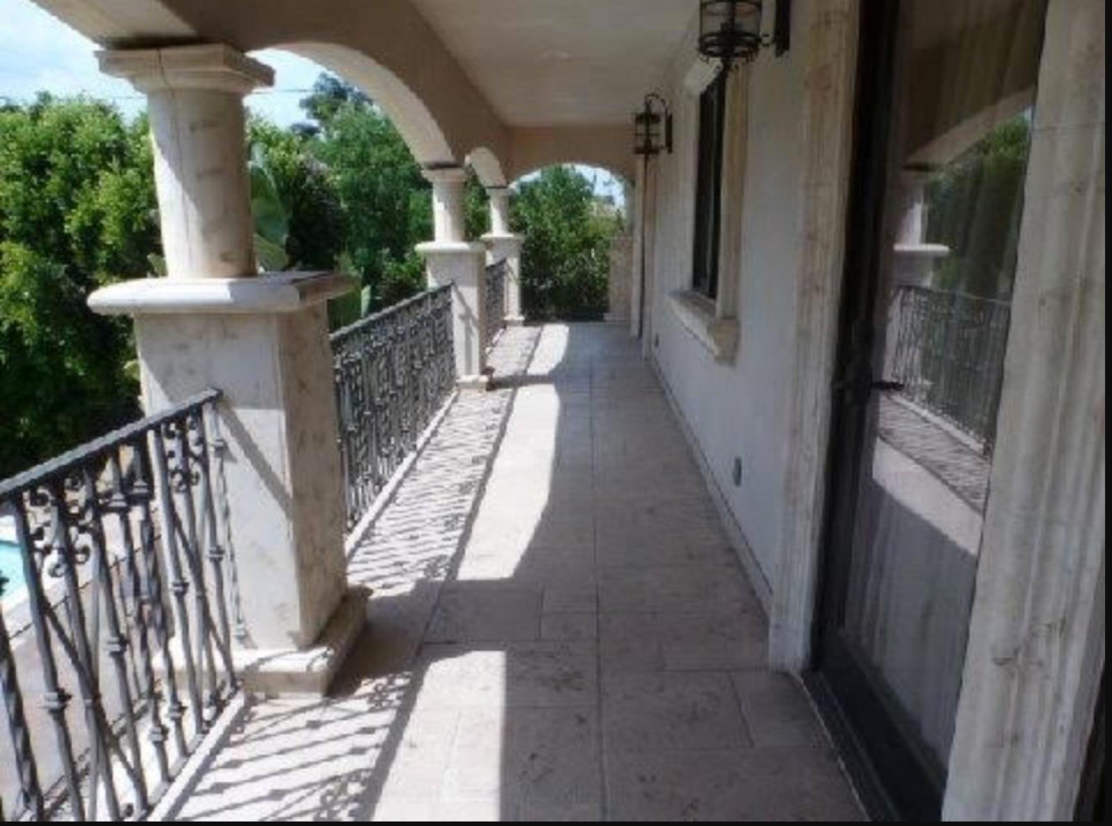 J's Encino Mansion House — photo 12