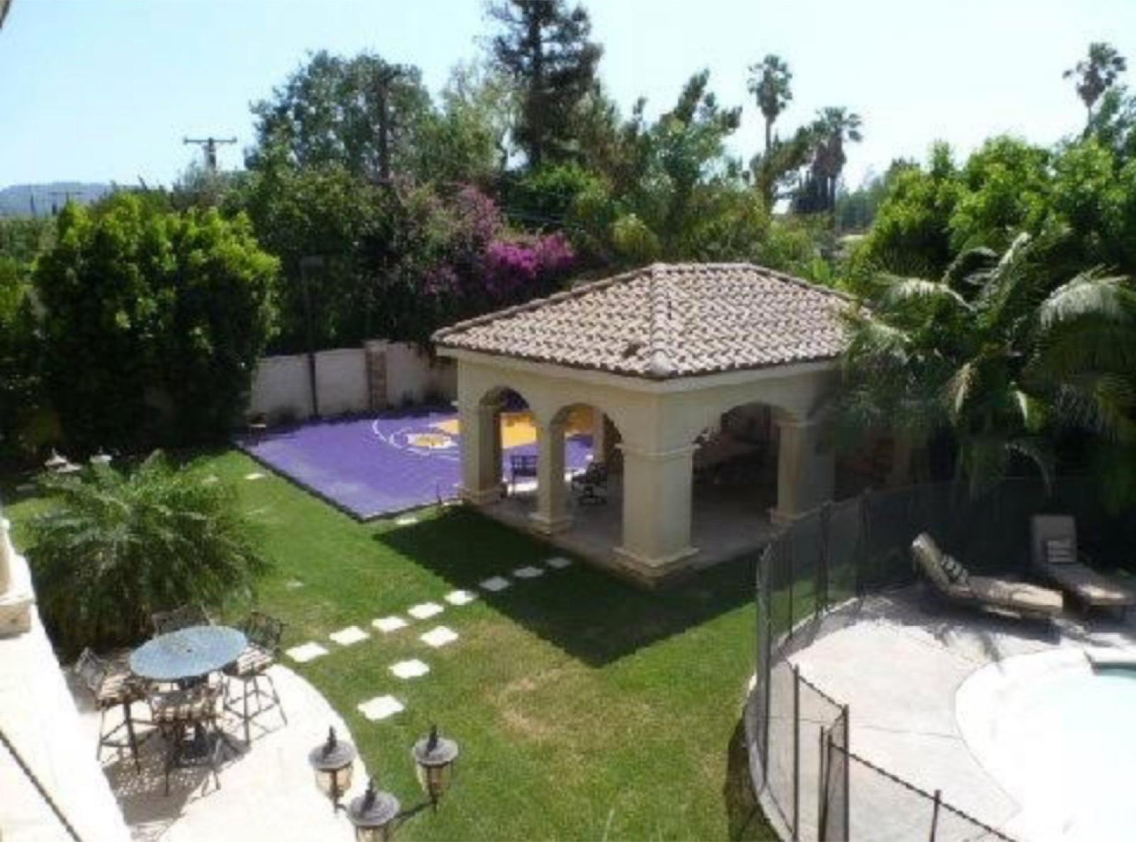 J's Encino Mansion House — photo 1