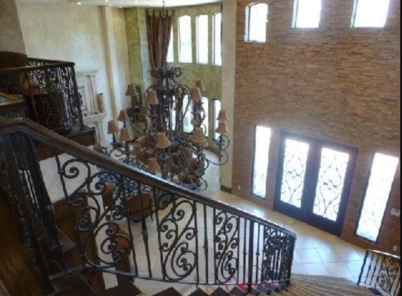 J's Encino Mansion House — photo 4