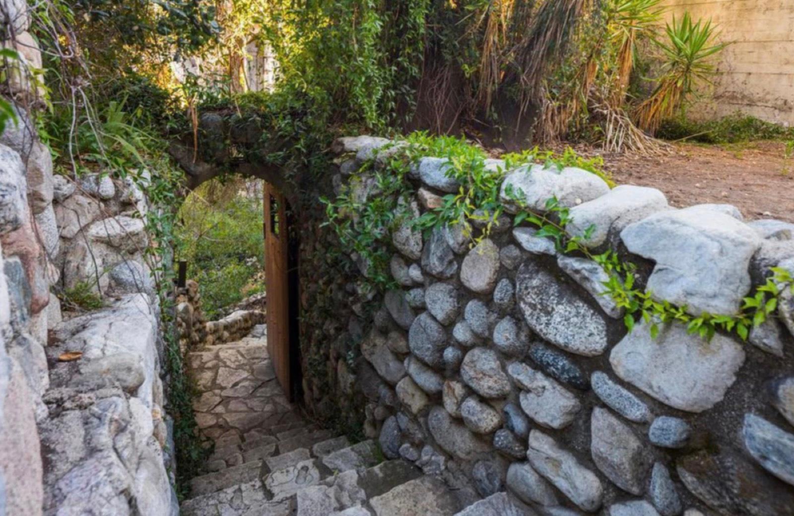 J's Garden Home — photo 4