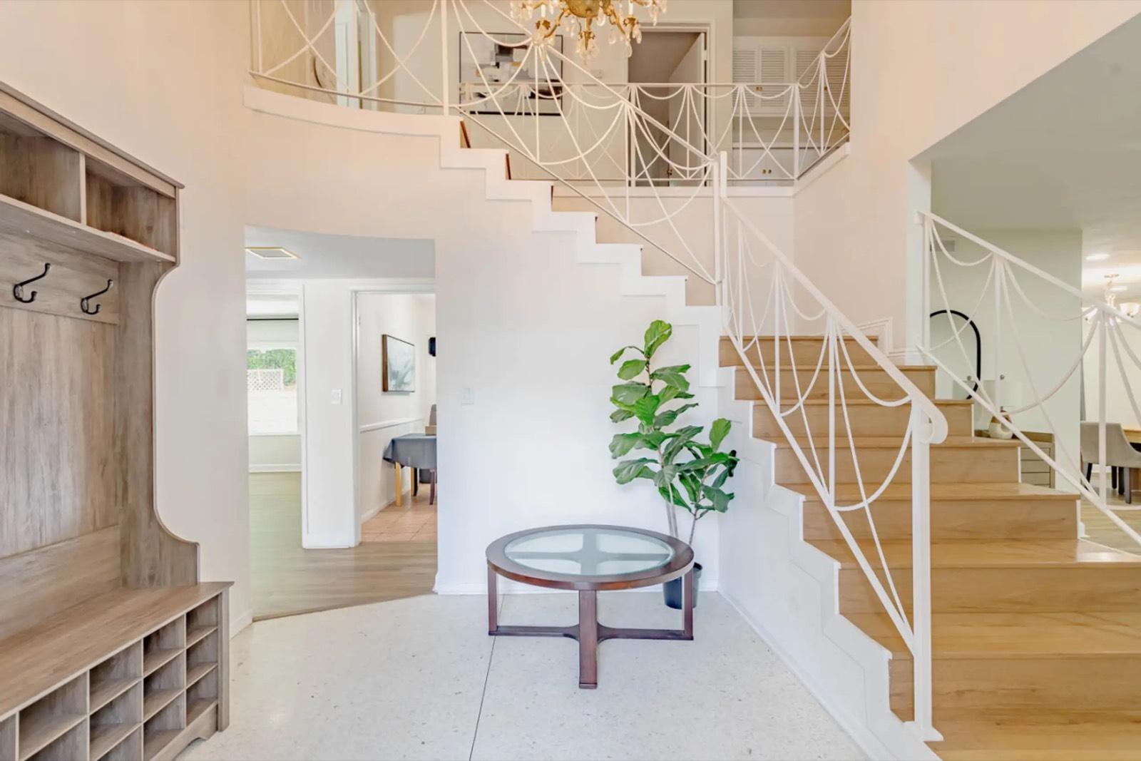 J’s homey home — photo 1