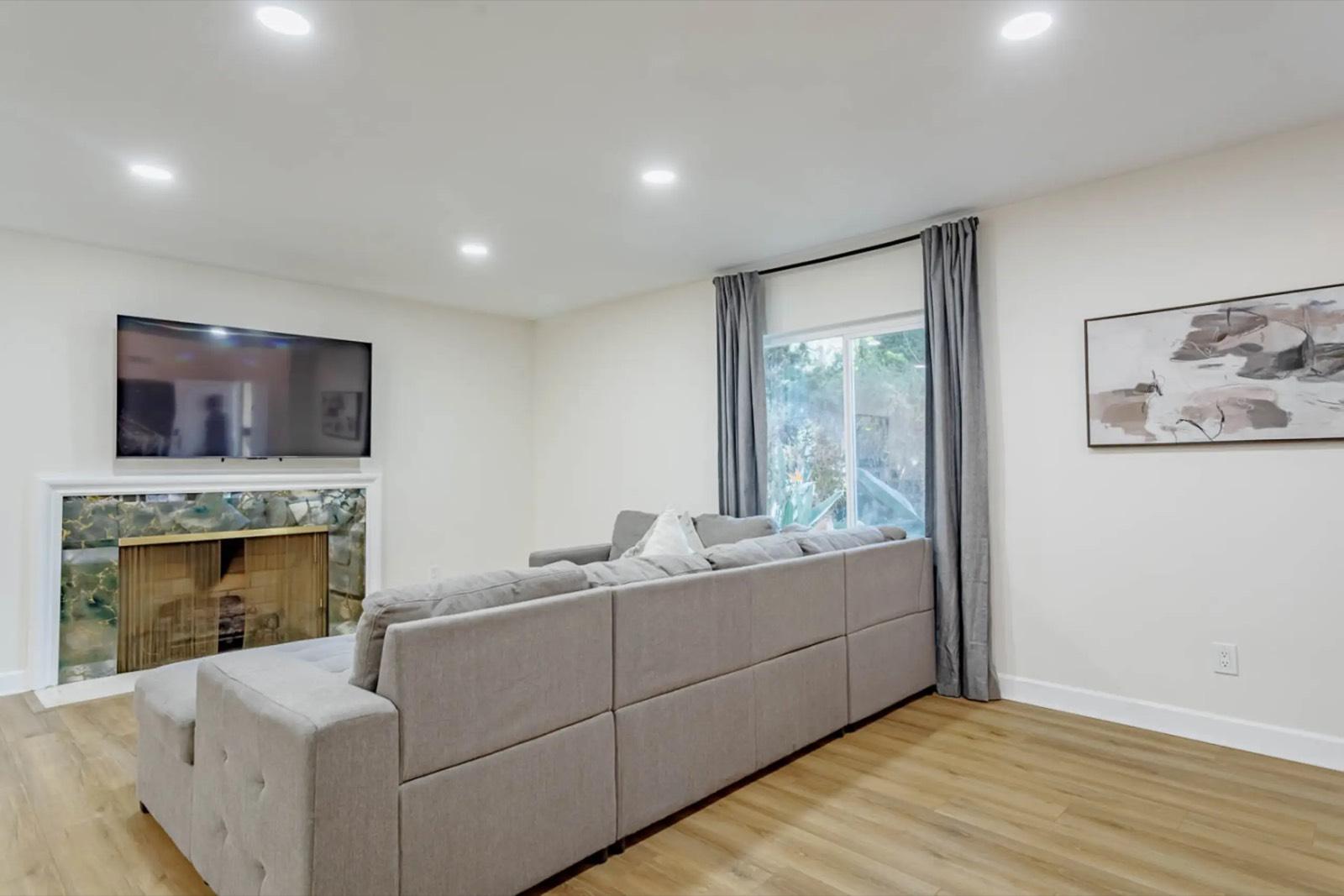 J’s homey home — photo 4