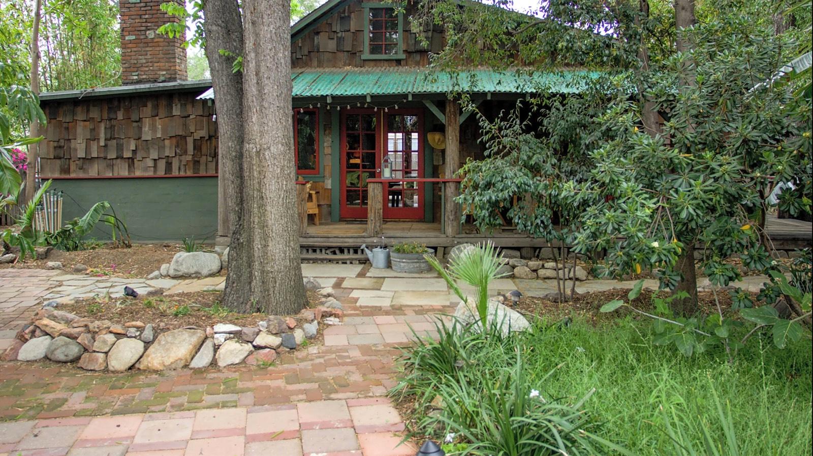 J's LA Cabin — photo 3