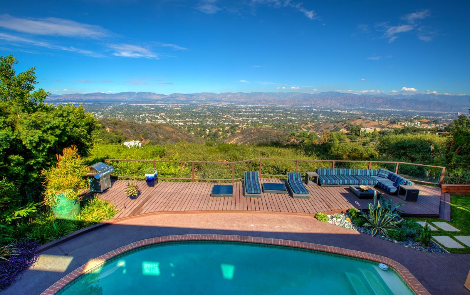 J's Mountain View Abode — photo 1