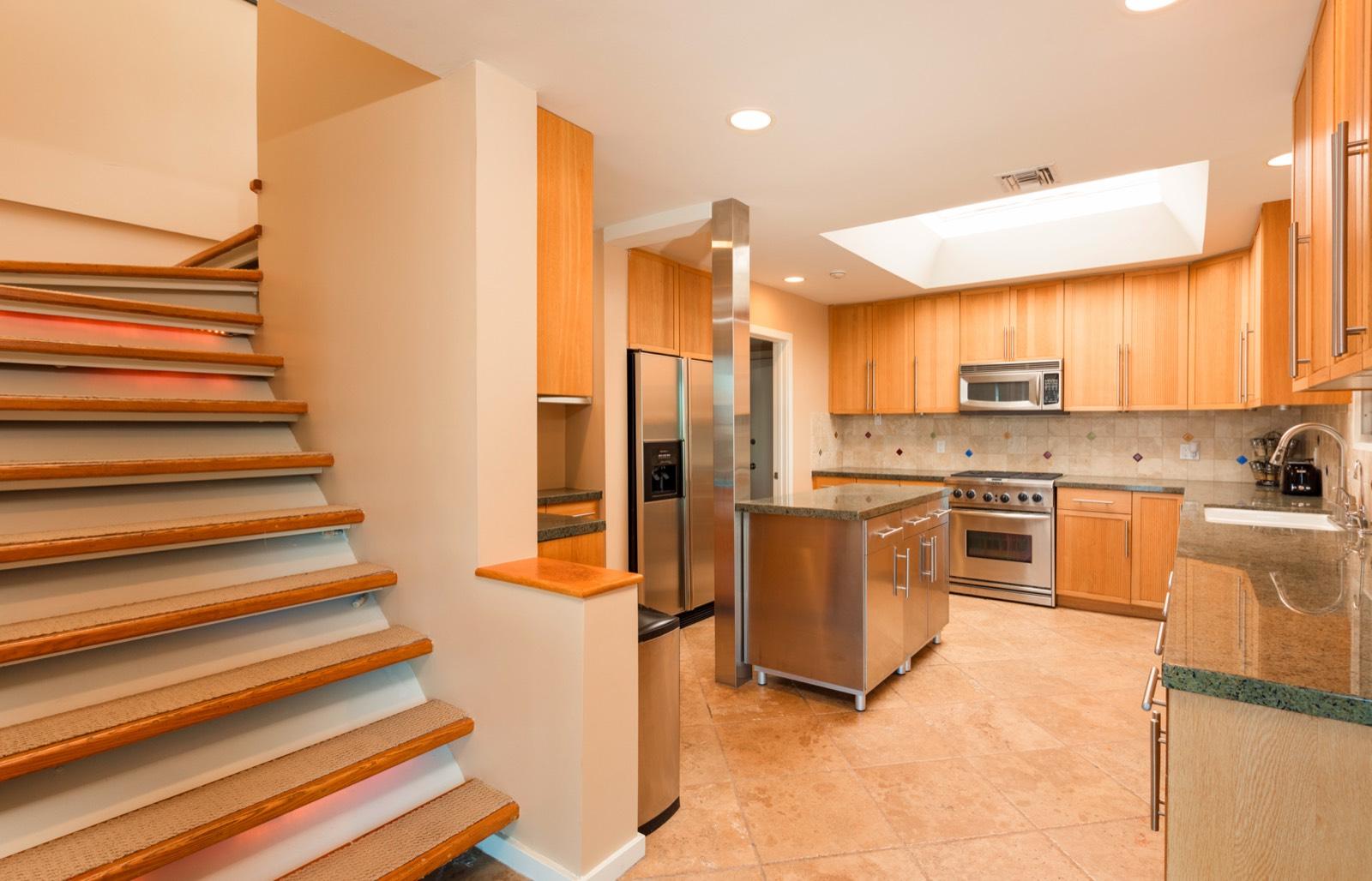 J's Mountain View Abode — photo 2