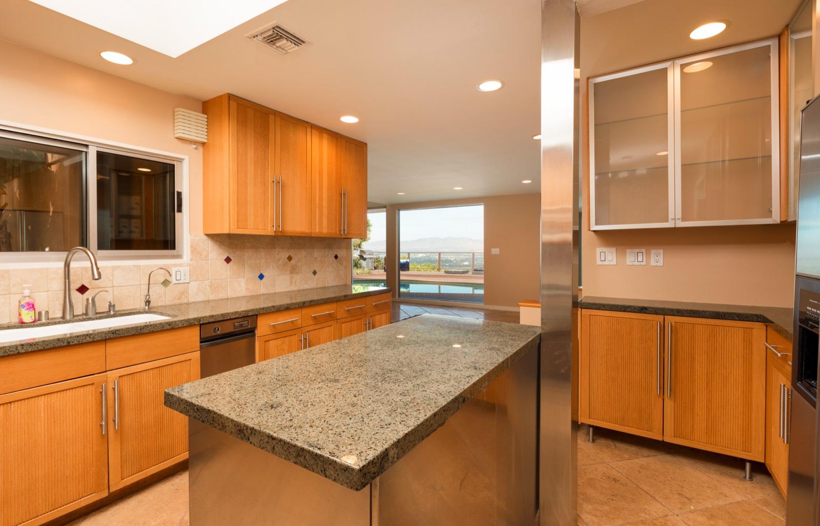 J's Mountain View Abode — photo 4
