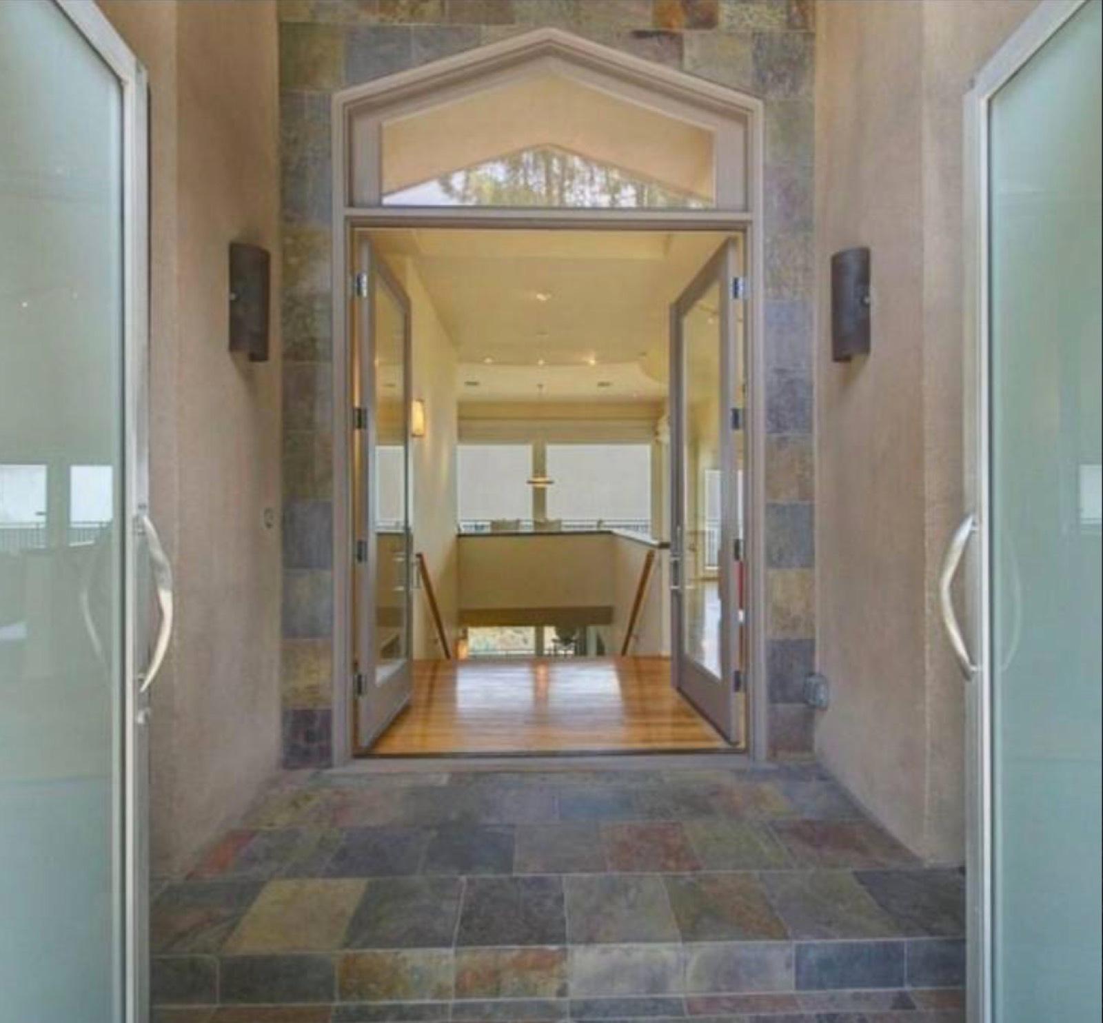 J's West Hollywood House — photo 1