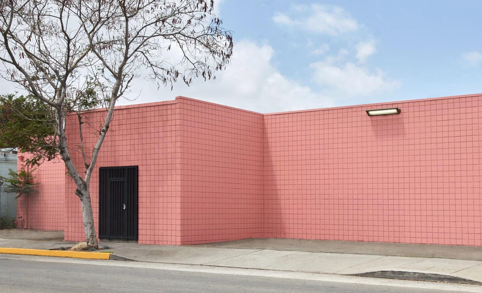 K's White Cute Studio — photo 1
