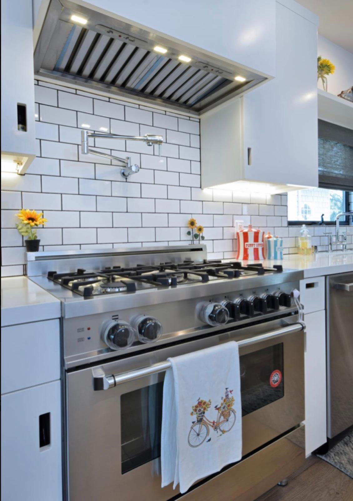 KJ Grey Farmhouse — photo 11