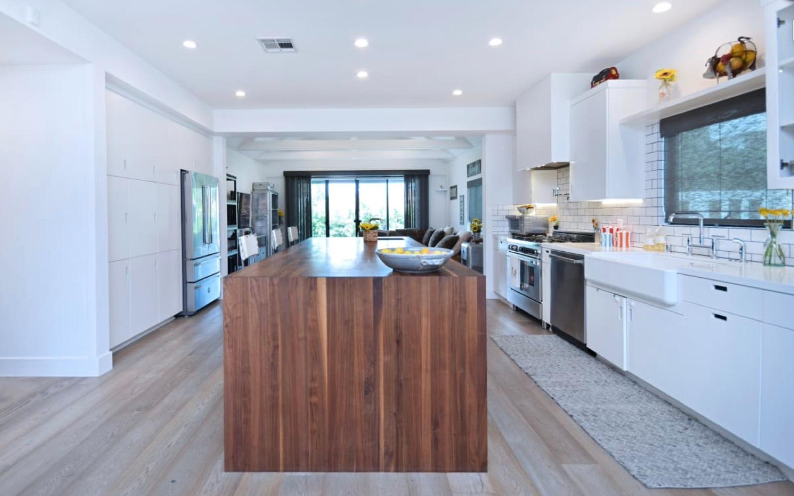 KJ Grey Farmhouse — photo 6