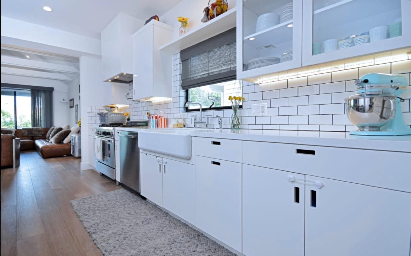 KJ Grey Farmhouse — photo 10