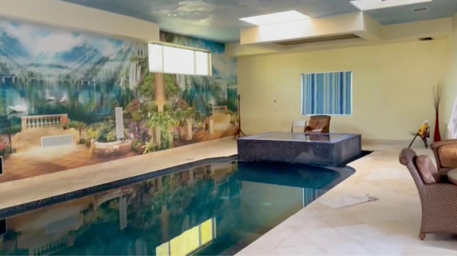 KL's Indoor Pool Home — photo 7