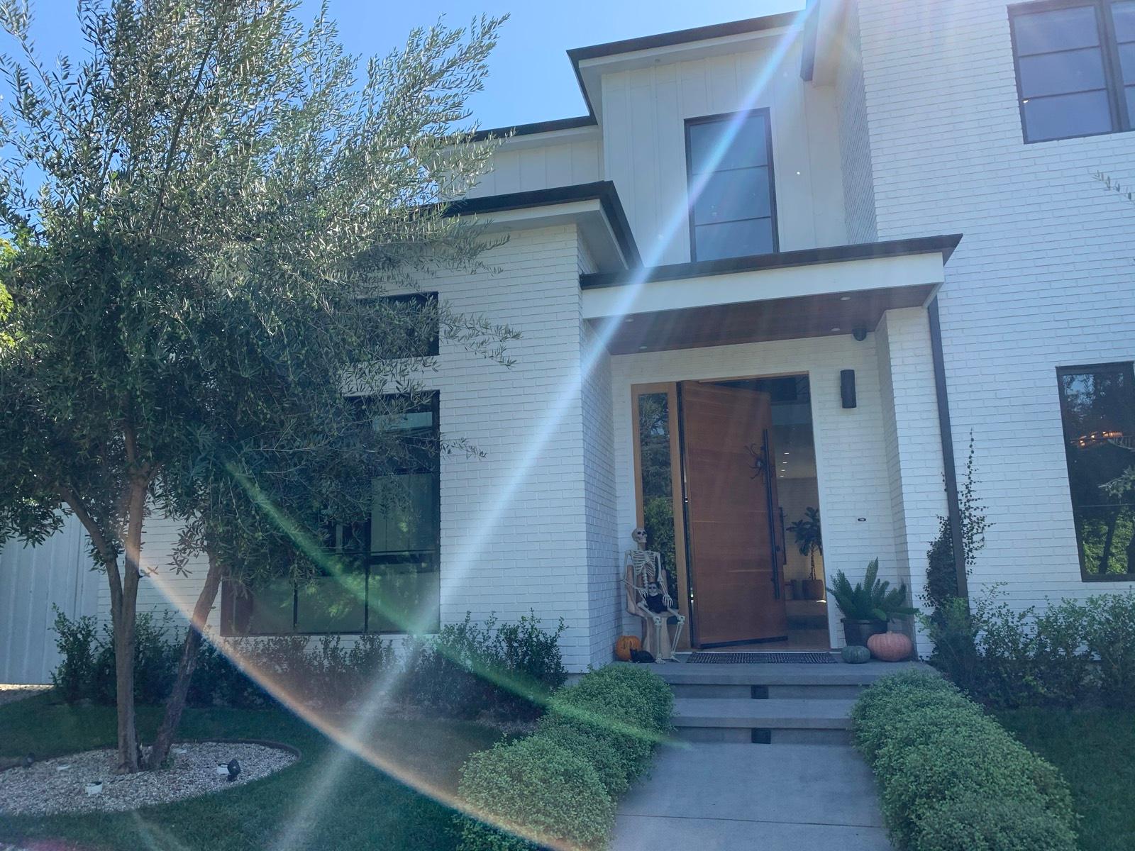 K's Elegant Modern Farmhouse — photo 8