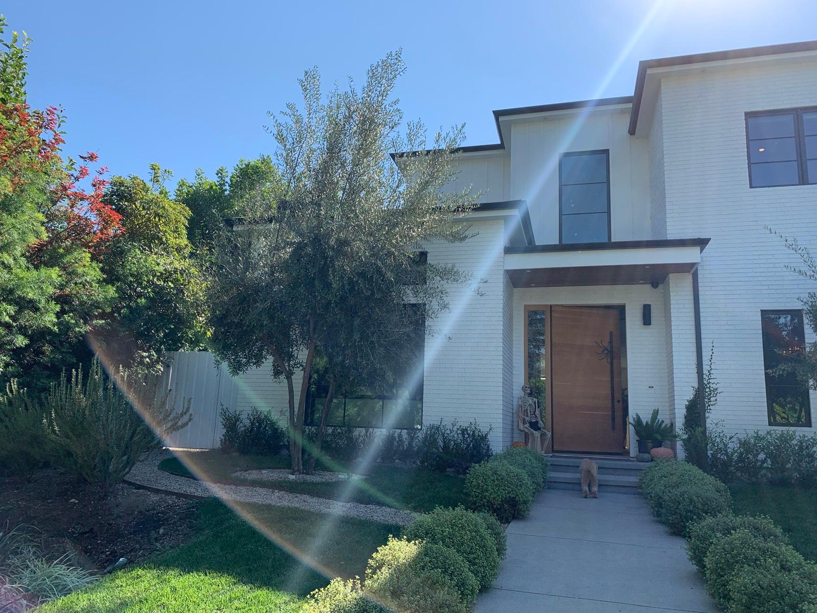 K's Elegant Modern Farmhouse — photo 9