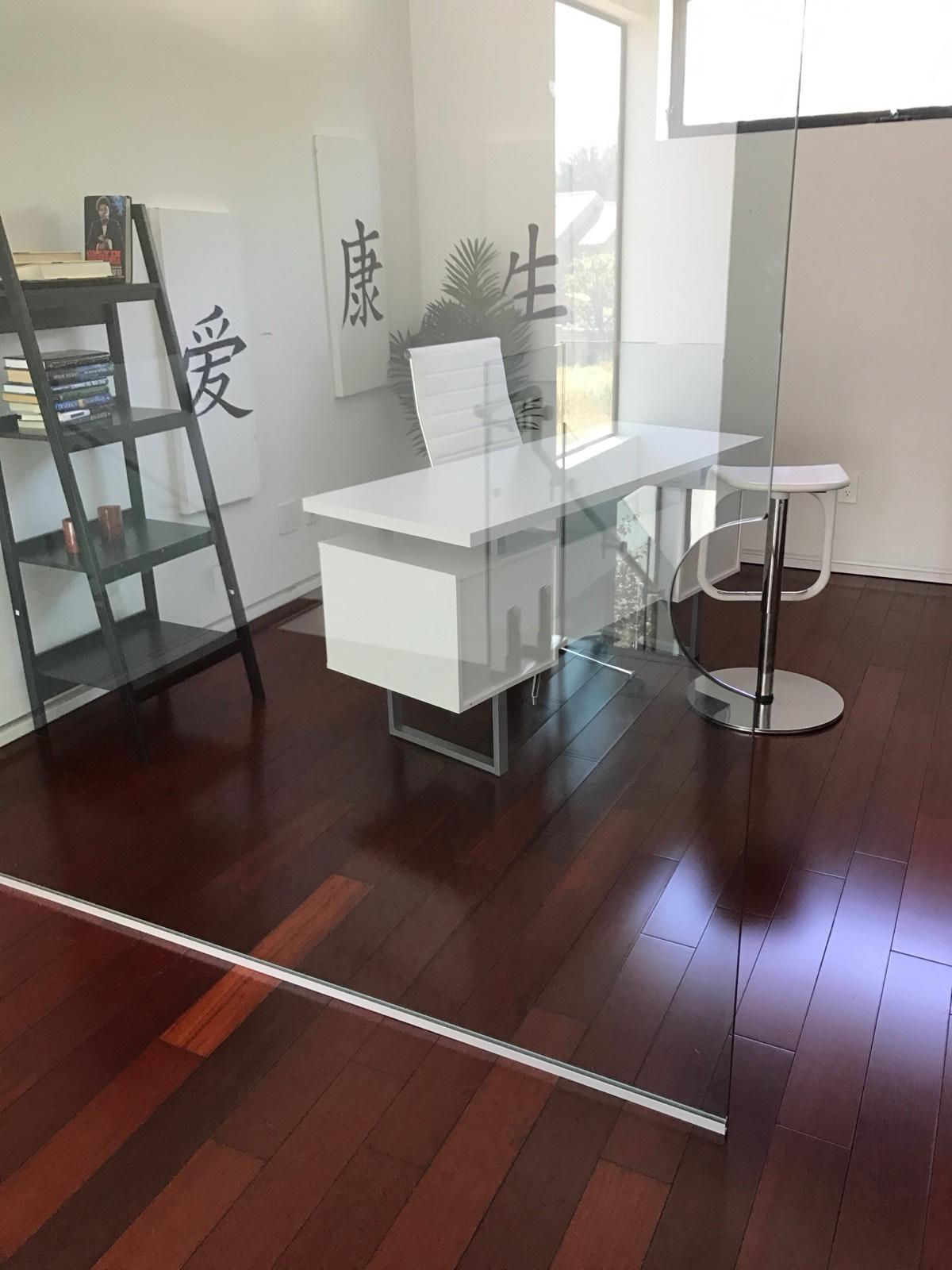 K’s mod Tarzana Home — photo 1