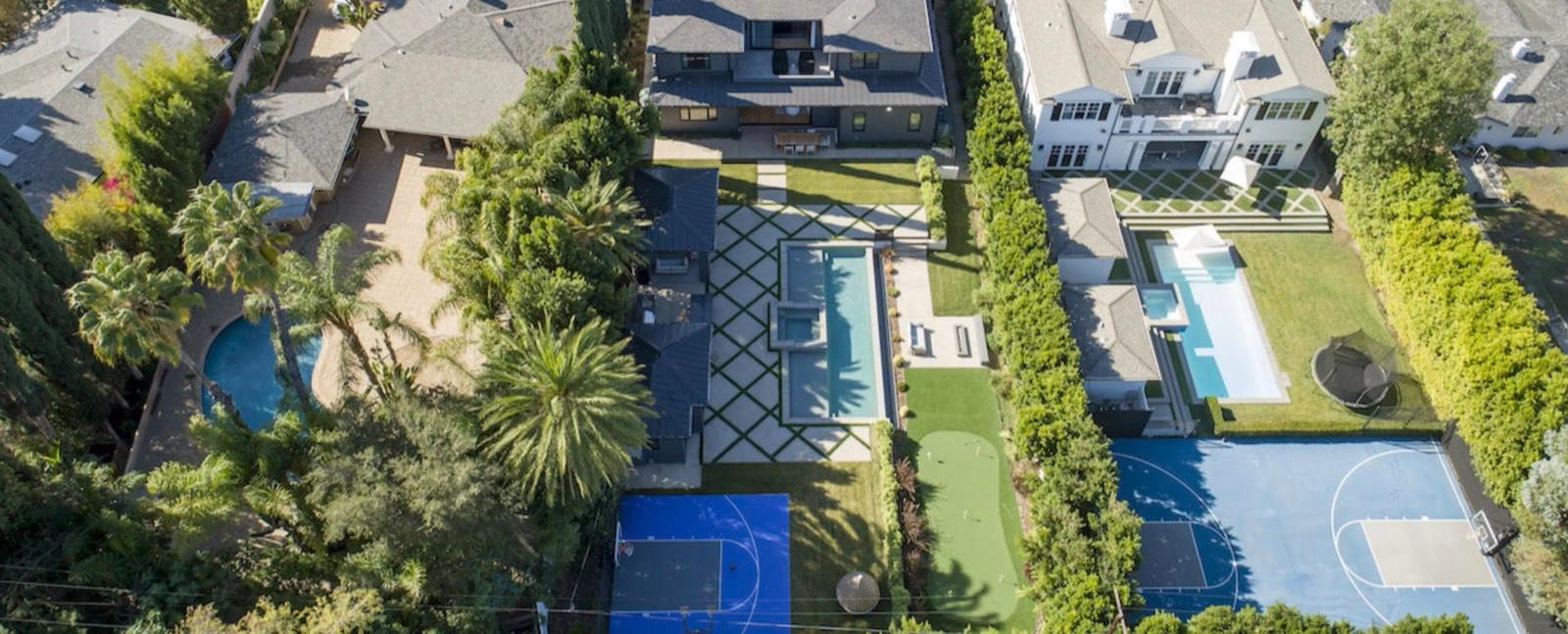 KT's Modern Grey Farmhouse — photo 3