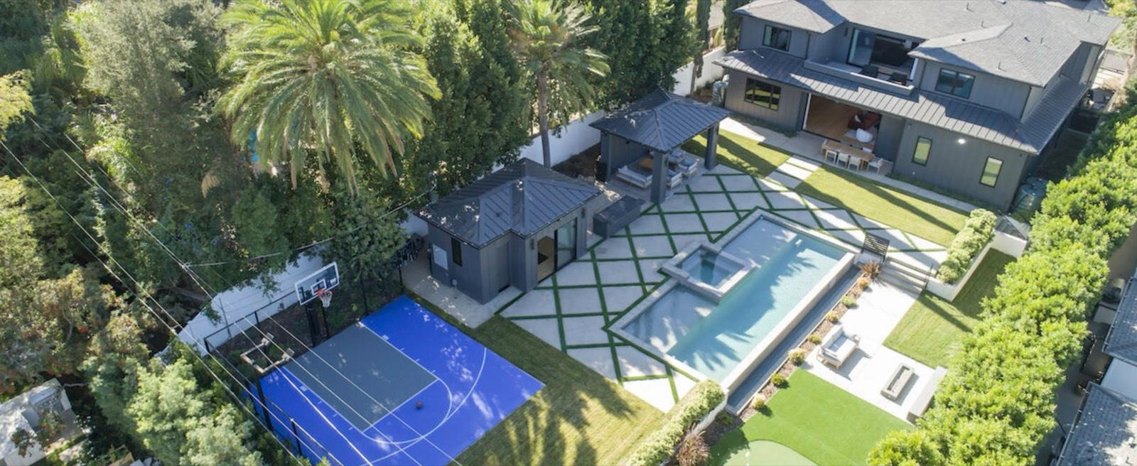 KT's Modern Grey Farmhouse — photo 4