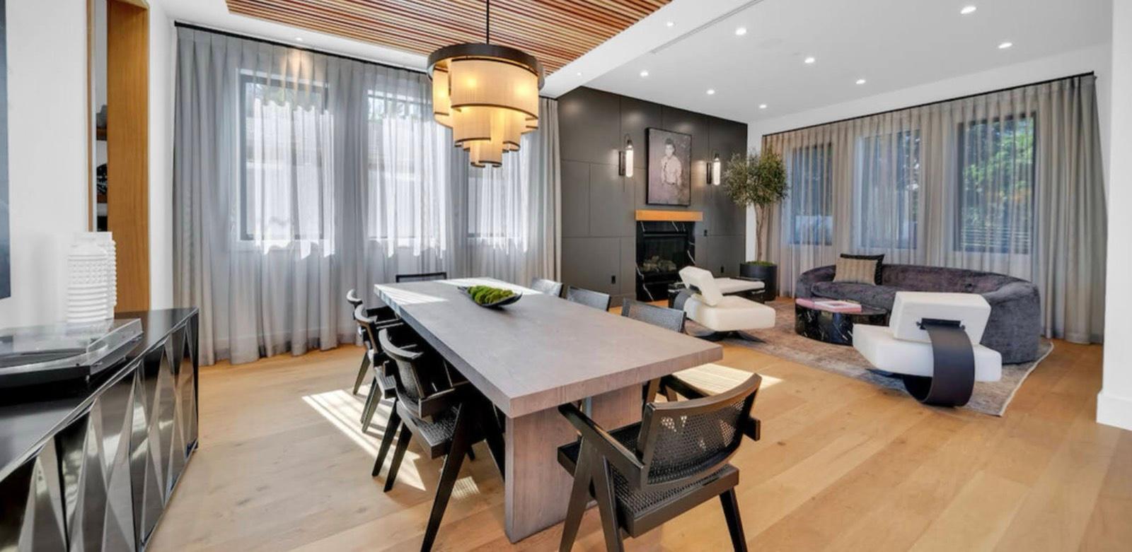 KT's Modern Grey Farmhouse — photo 6