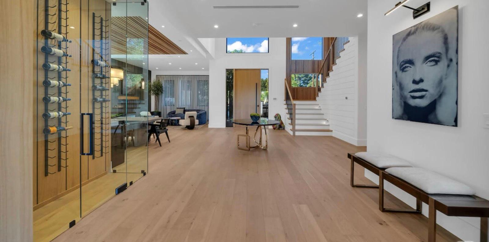 KT's Modern Grey Farmhouse — photo 9