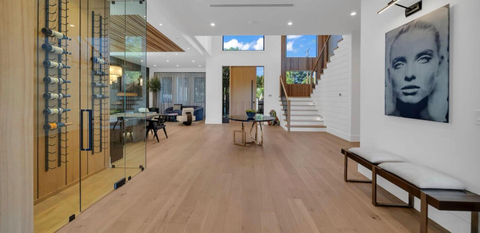 KT's Modern Grey Farmhouse — photo 10