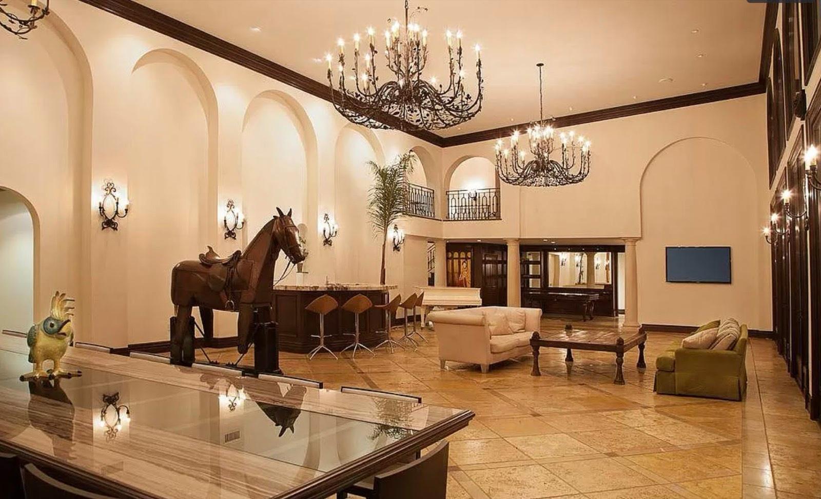 L's Historic View Mansion Estate — photo 10