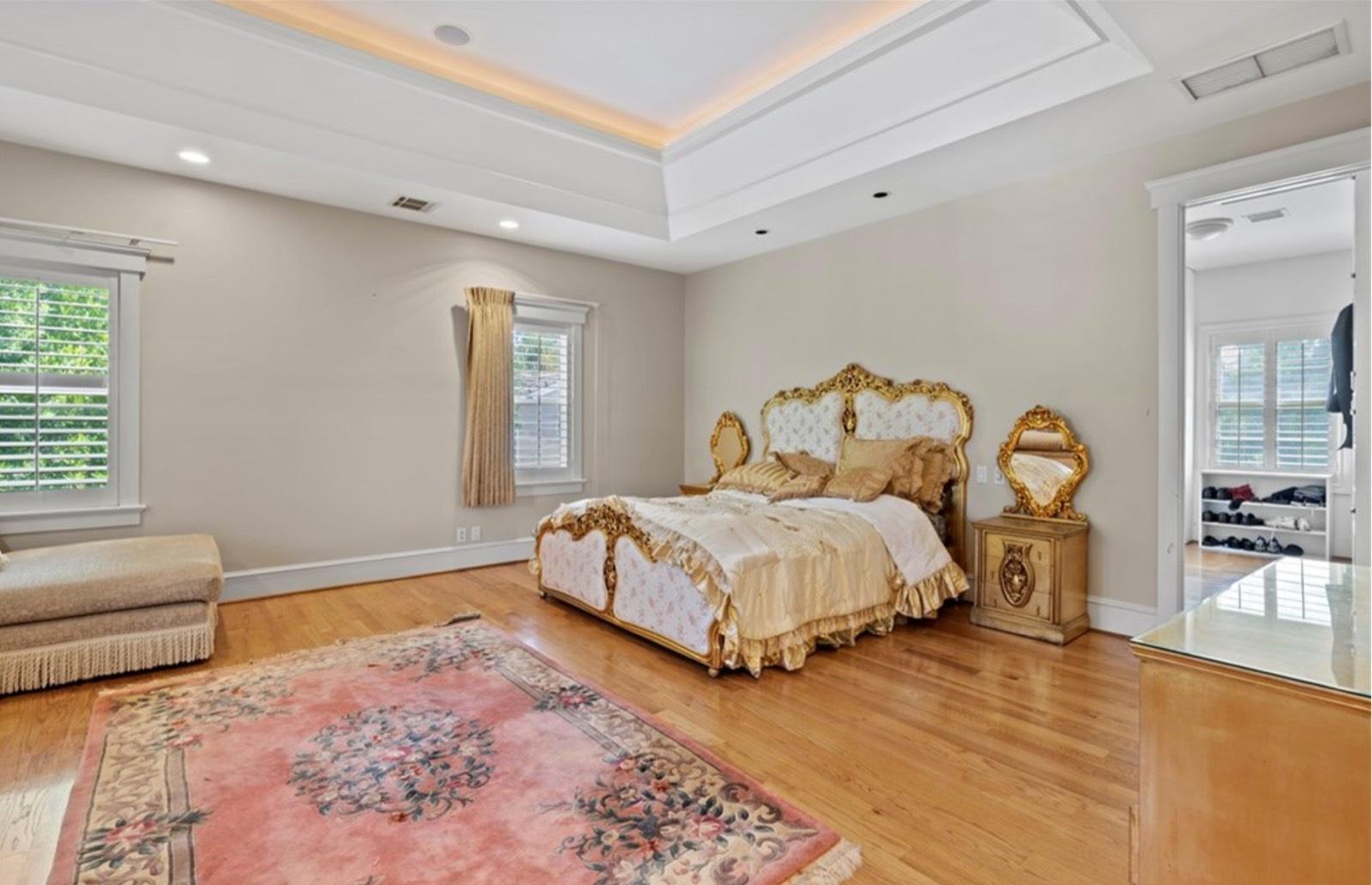 L's Traditional Mansion — photo 11
