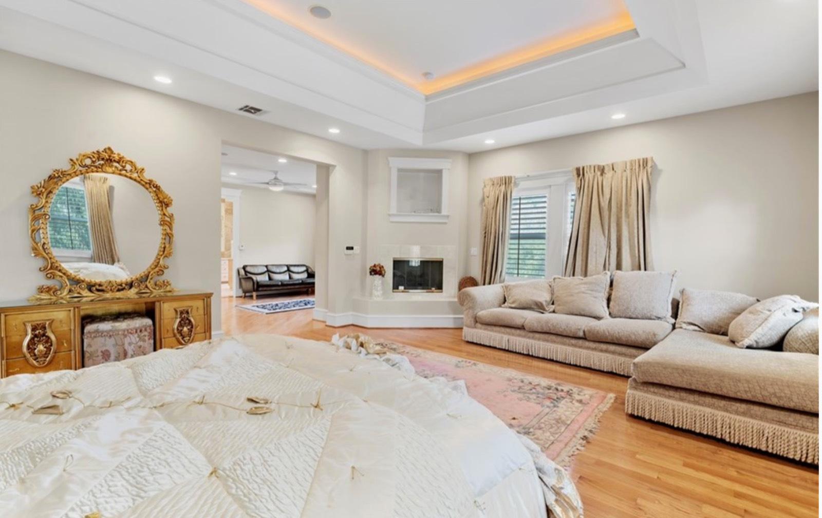 L's Traditional Mansion — photo 12