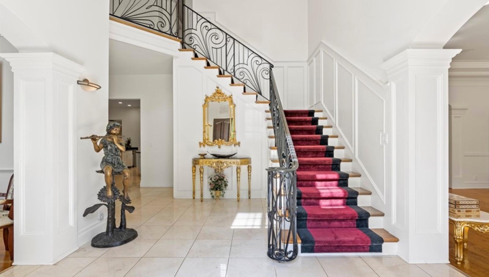 L's Traditional Mansion — photo 4