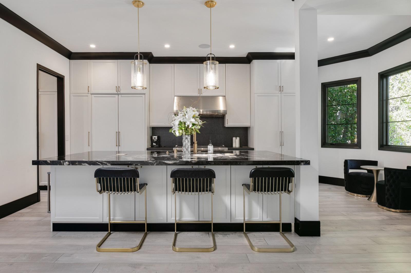 LA Modern Clean Home — photo 8