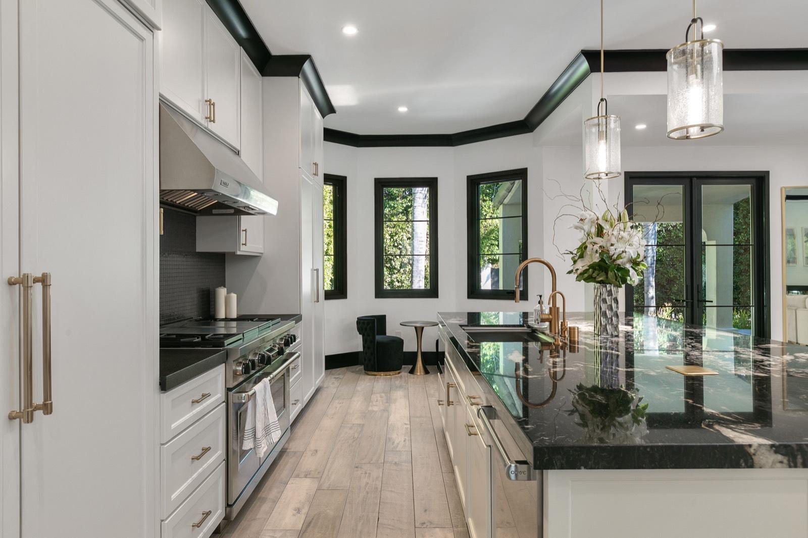 LA Modern Clean Home — photo 1