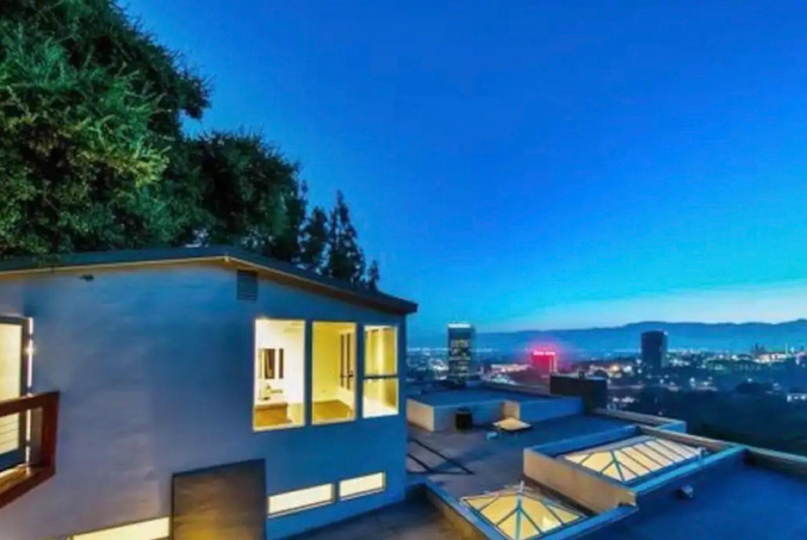 LA Modern Hill Mansion — photo 2