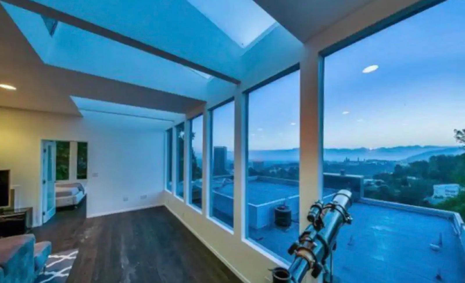 LA Modern Hill Mansion — photo 3