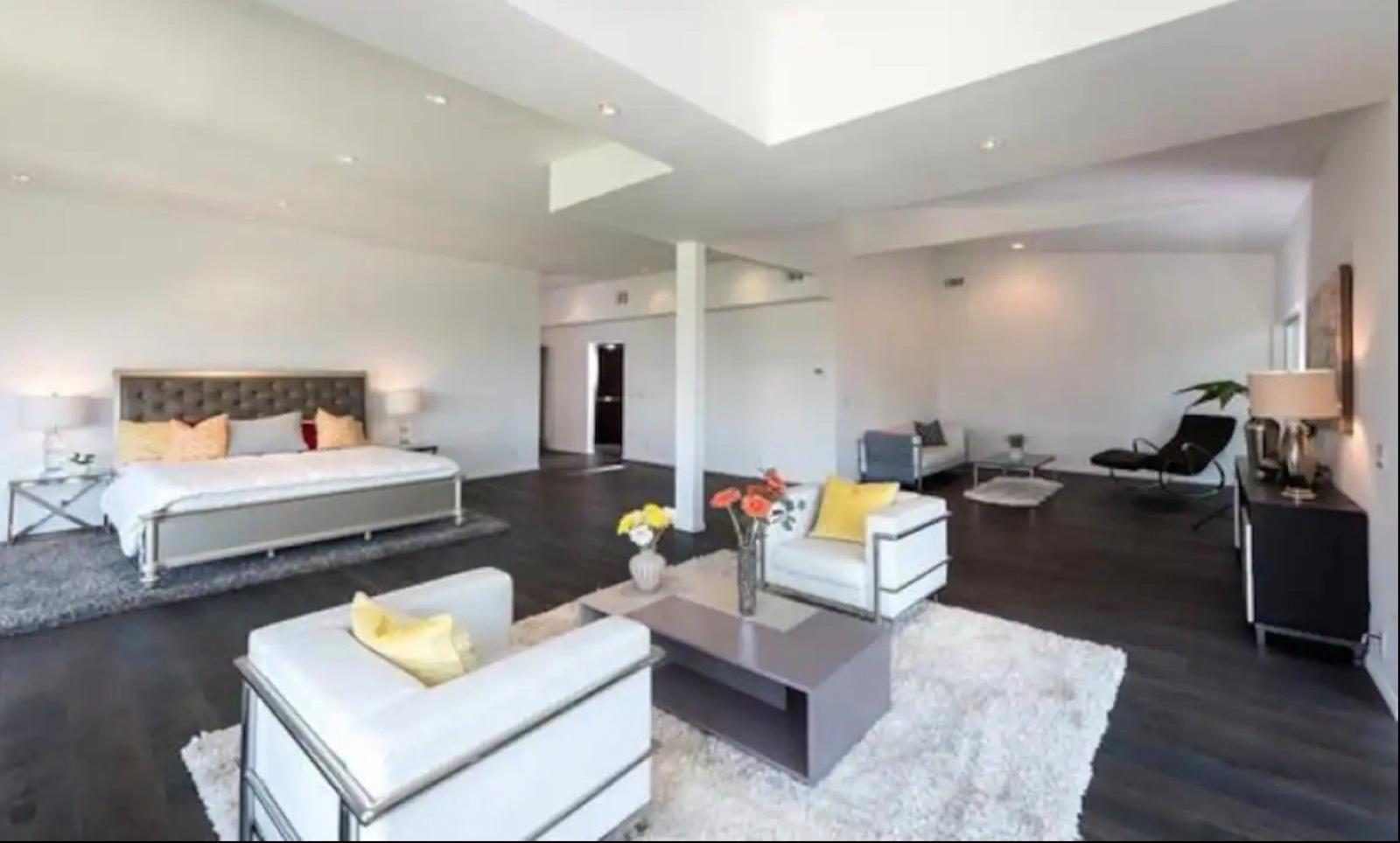 LA Modern Hill Mansion — photo 5