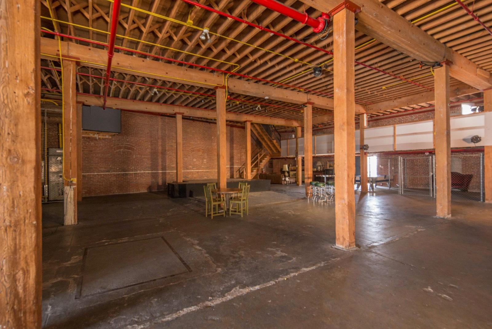 LA Warehouse — photo 2
