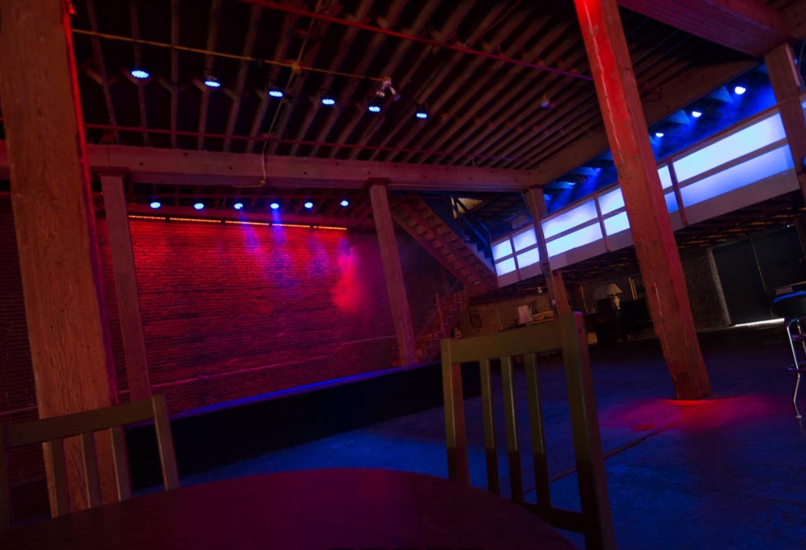 LA Warehouse — photo 11
