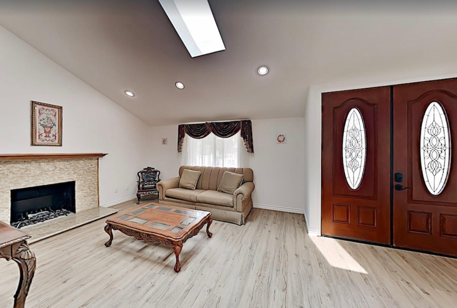 Lakefront Hideaway — photo 9