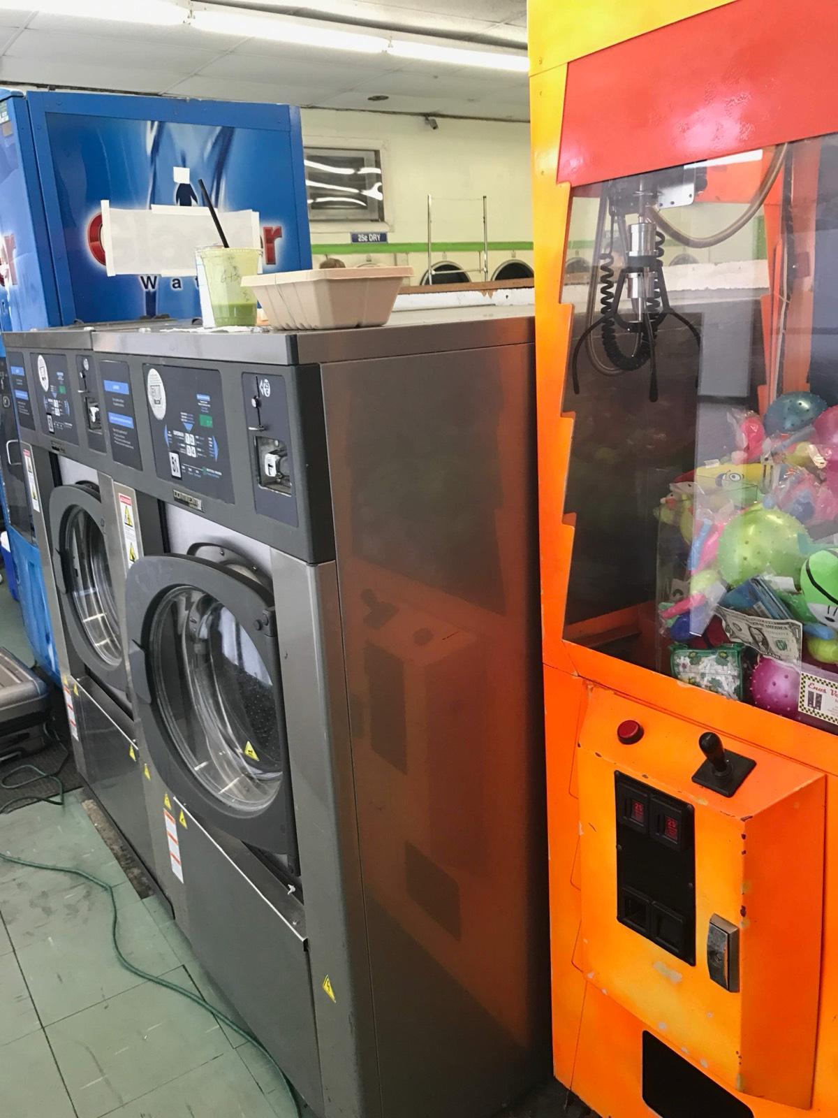 Vintage Coin-Op Laundromat — photo 1