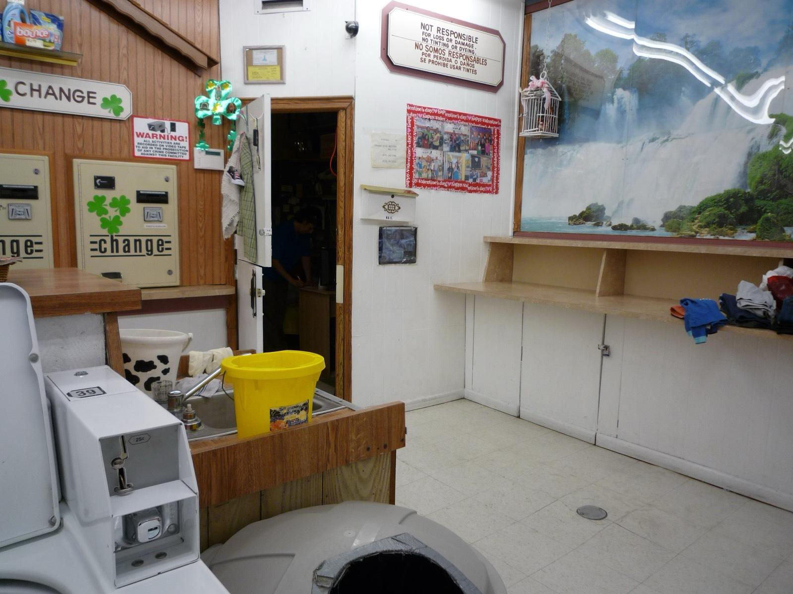 Laundromatt Winnetka — photo 12