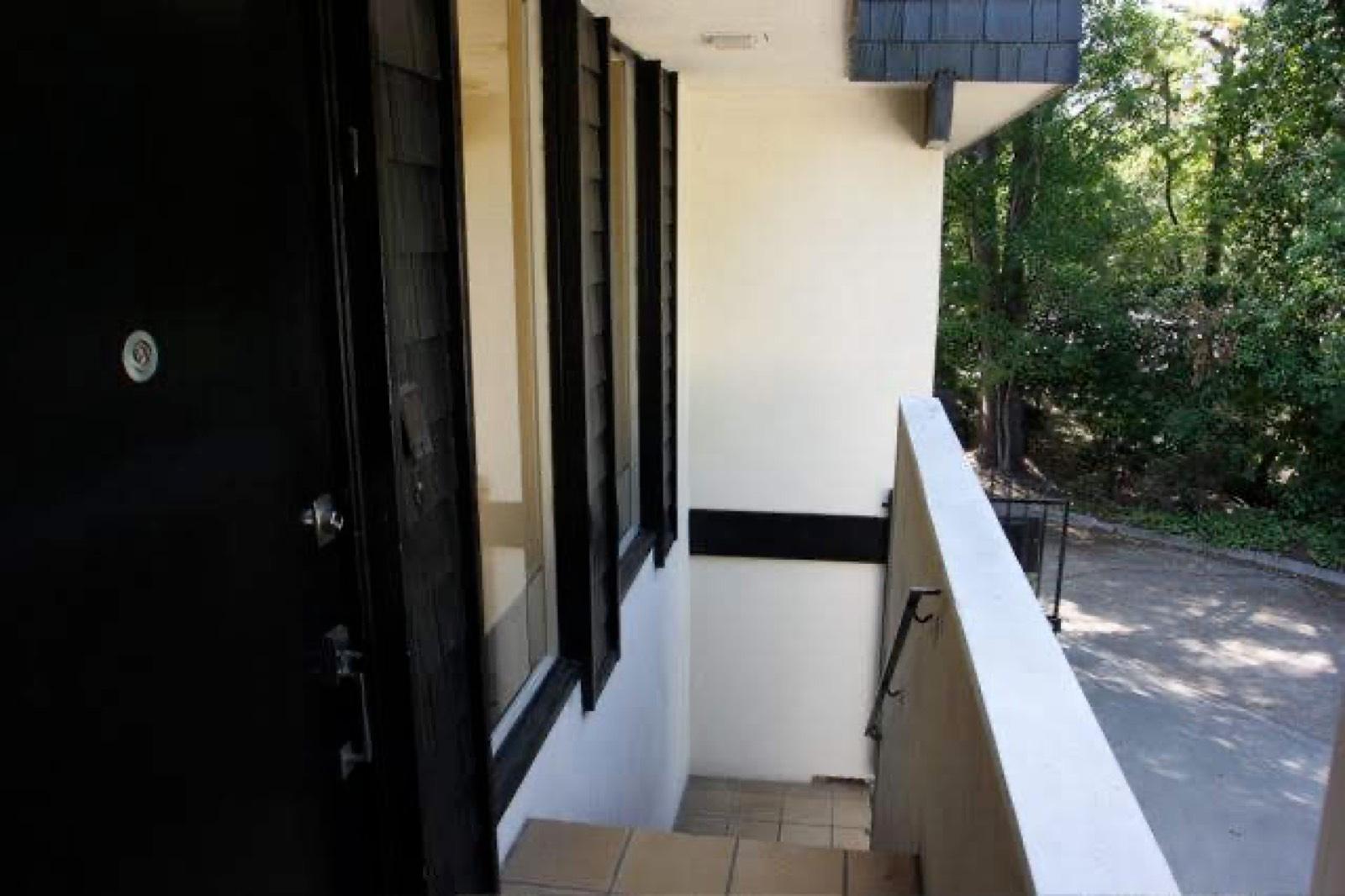 Laurel Canyon House — photo 9
