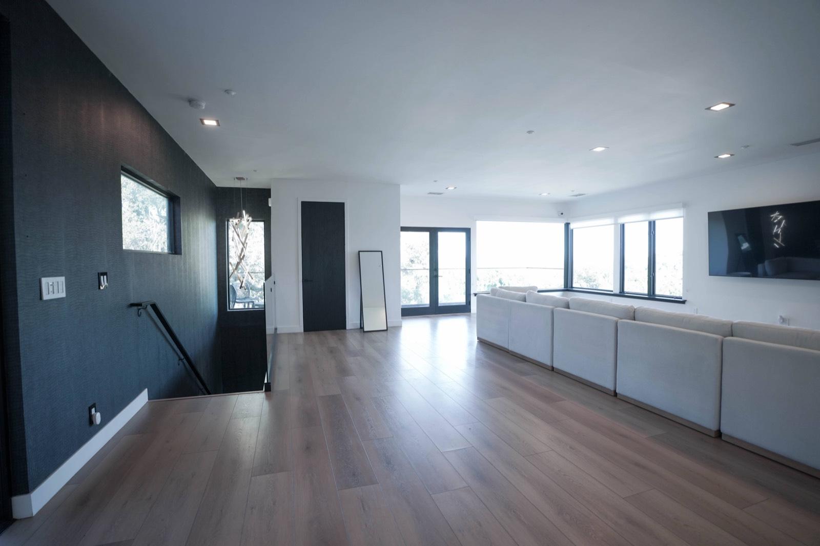 LF chatsworth Private Home — photo 4